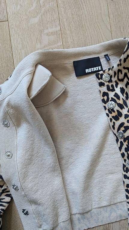 Giacche: ROTATE Cropped Cardigan Leo – Usato da Seuzach venduto da louisa. 2