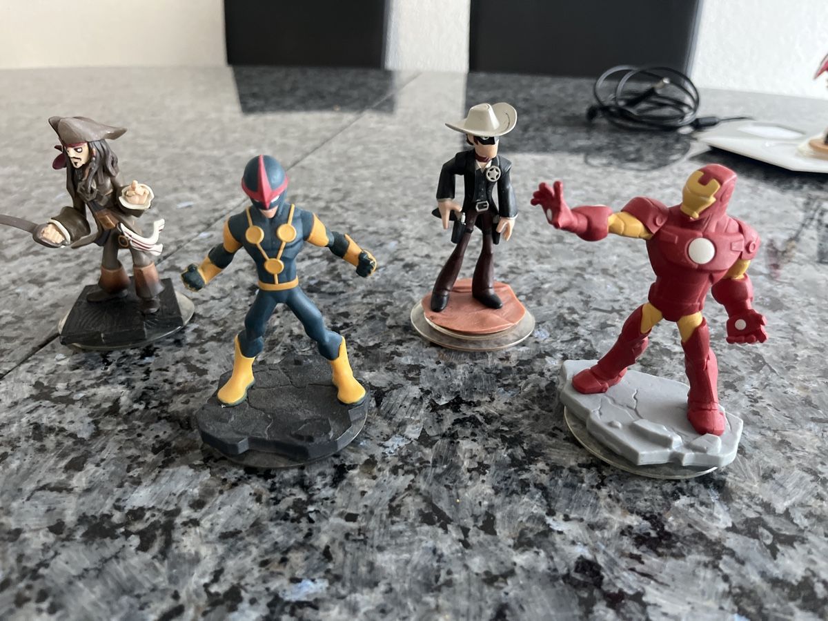 Disney Statuette: Disney Infinity Lot Figurines et Power Discs - – Usato da Crissier venduto da Texavery01 7