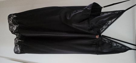 Nuisette neuve Emporio Armani (DR).
