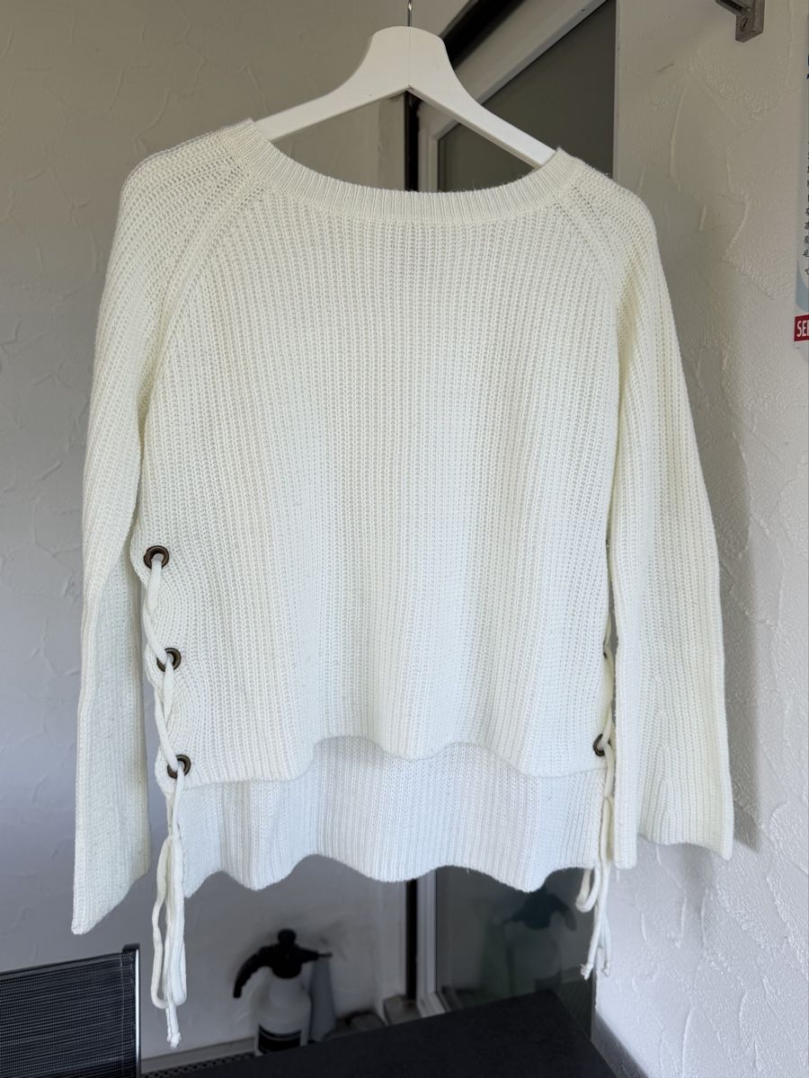 Pulls & Sweat-shirts: Pullover weiss mit Schnürung – Neuf (Voir description) à Frümsen par laura002