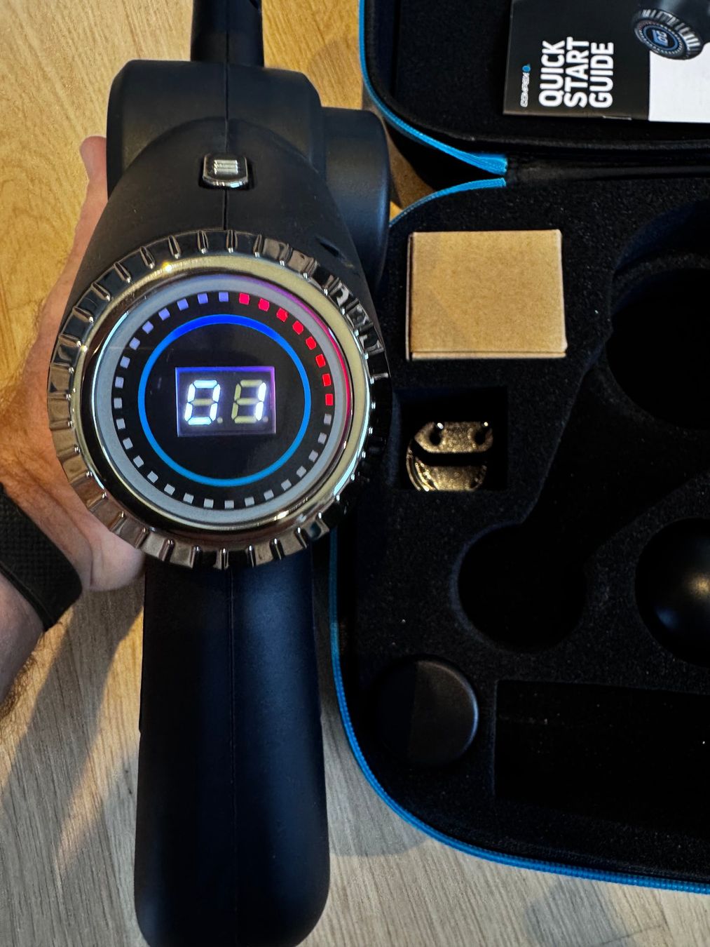 Compex Dispositivi per massaggi: Massagepistole Compex FIXX 2.0 NEU – Nuovo e nell'imballaggio originale da Solothurn venduto da Armada-3 2