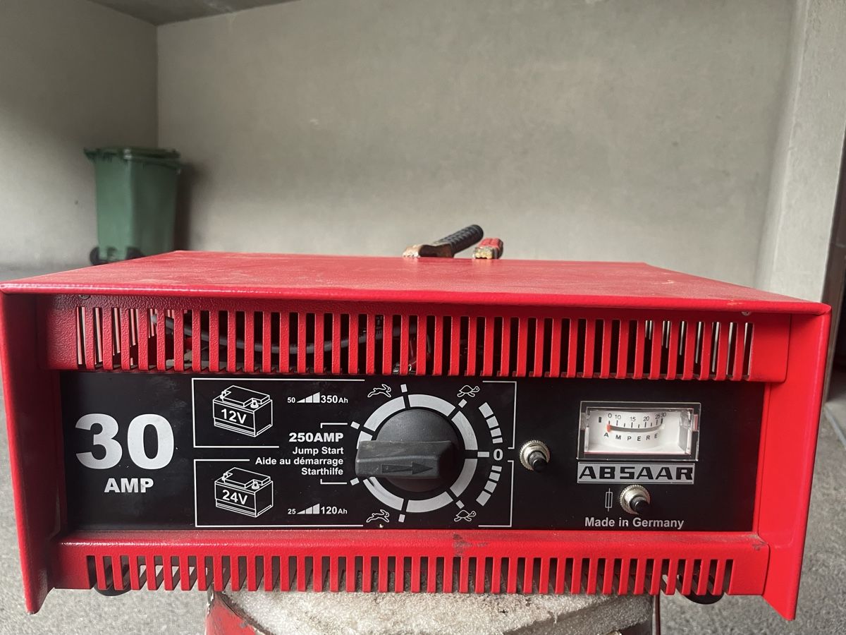 Caricabatterie: Ladegerät Absaar 30 AMP 12V u.24Volt – Usato da Ibach venduto da brunnen55 1