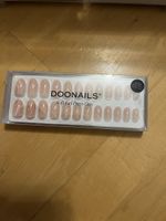 DOONAILS Soft Gel Press Ons Medium Round White Swirl Neu