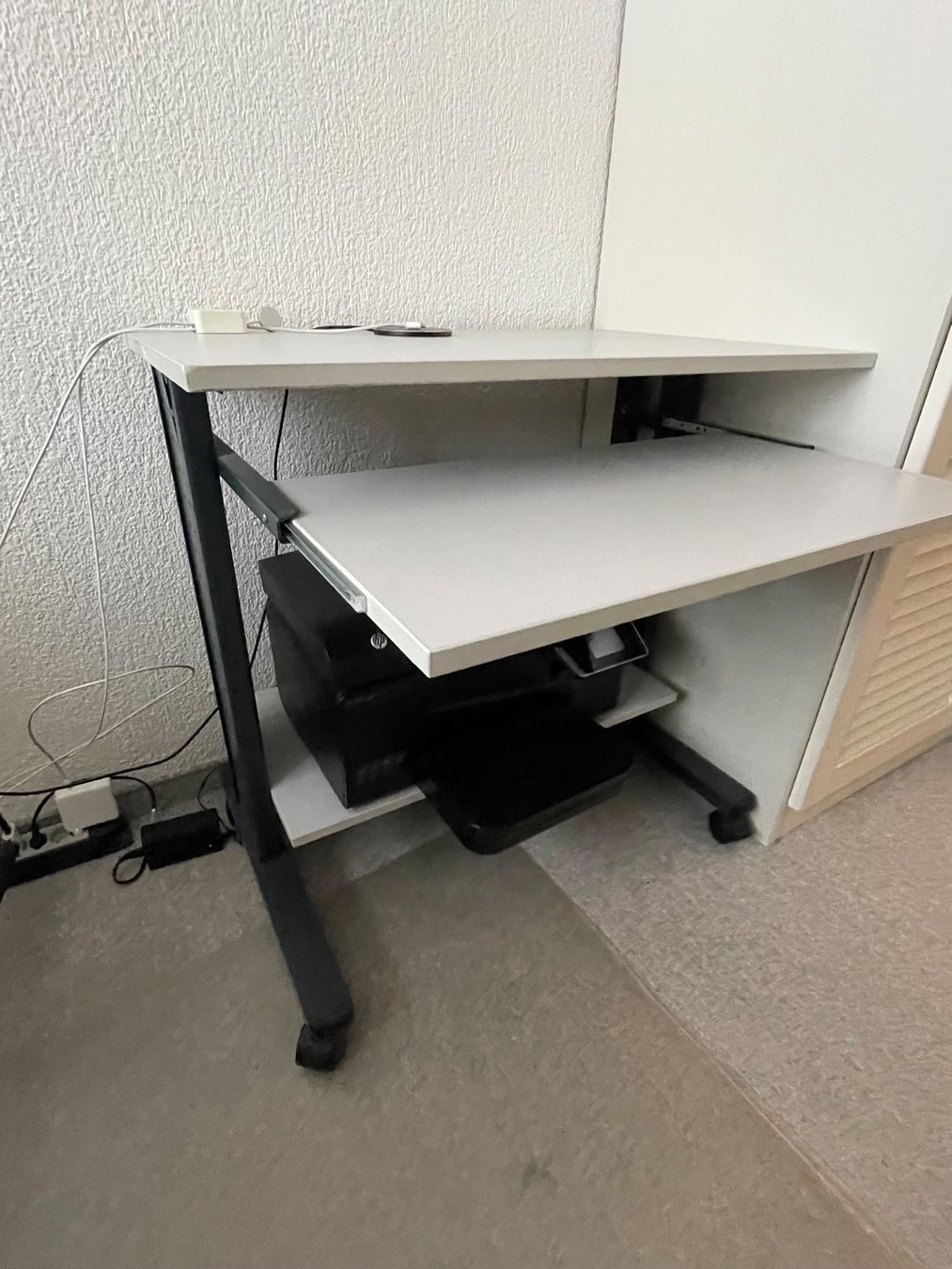 Bureaux: Computertisch – D'occasion à Bülach par reg_2yc8 1