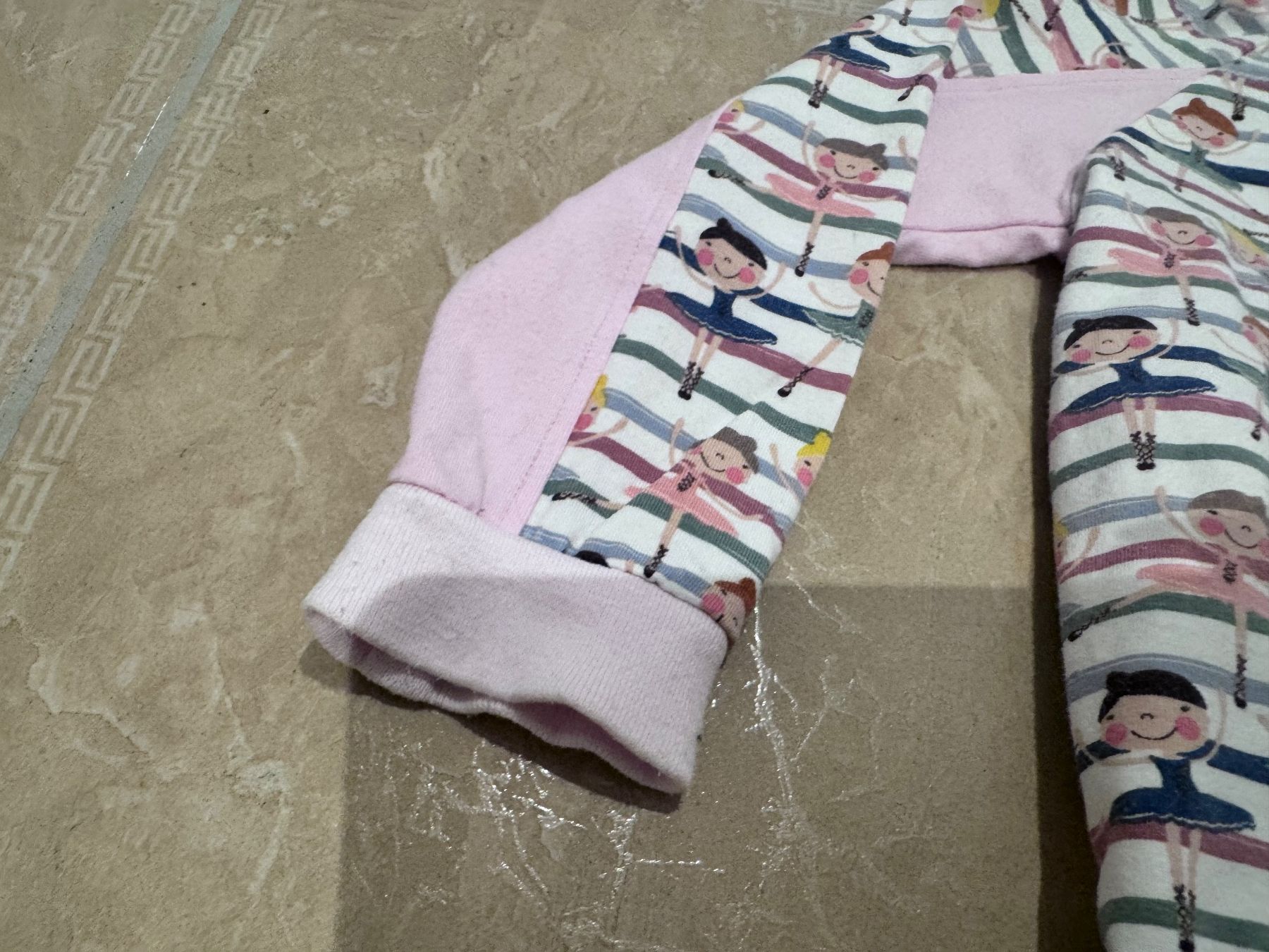 Pyjamas: süsser handgenähter Pyjama, 2J 92 – D'occasion à Klingnau par Markus14 2