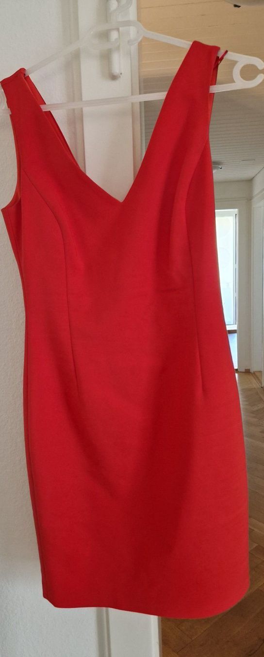 Zara Robes: Kleid – Neuf (Voir description) à Küsnacht ZH par 2011_ 2