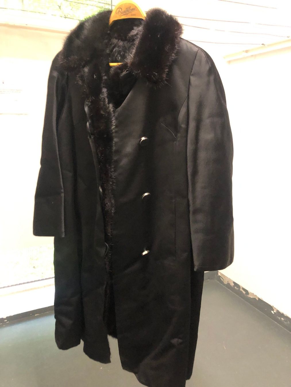 Cappotti: Manteau pelisse noir – Usato da Genève venduto da ktr_nf66