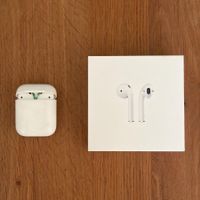 Apple AirPods 2