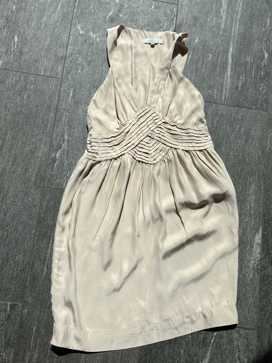 Sandro Vestiti: Robe Sandro – Usato da Lausanne venduto da Soins 1