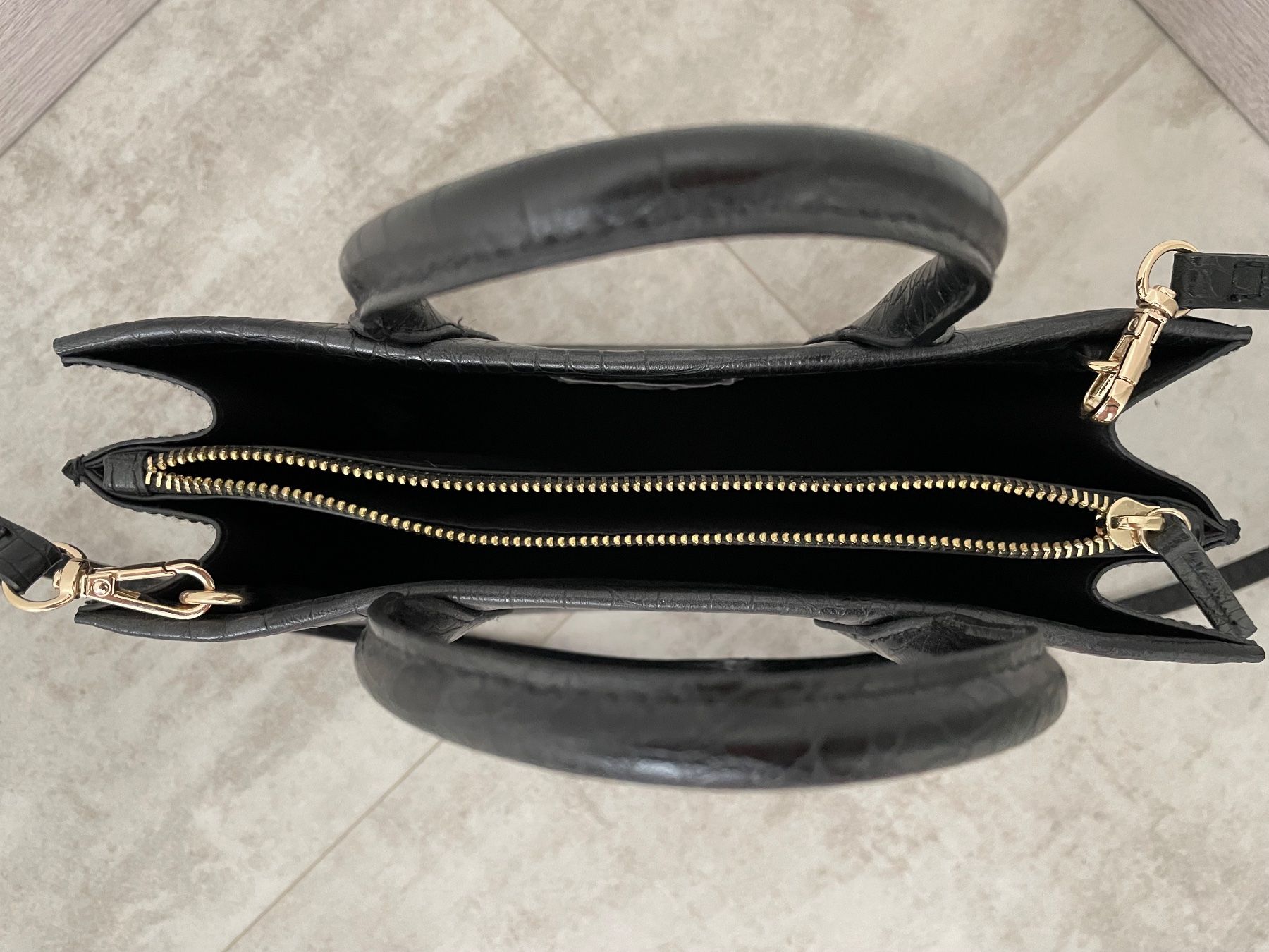 H&M Borse da donna: Handtasche schwarz mit Lederoptik / H&M – Usato da Jona venduto da dar_k2v9 1