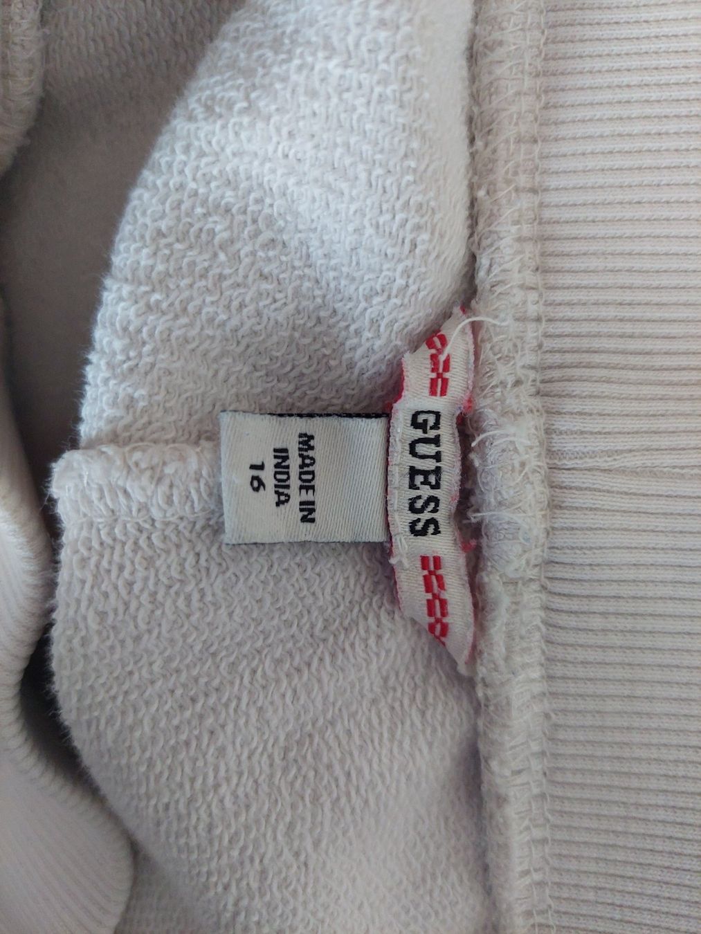 Guess Hosen: Stoffhose Guess – Gebraucht aus Arbon von sonnenstrahlung 1