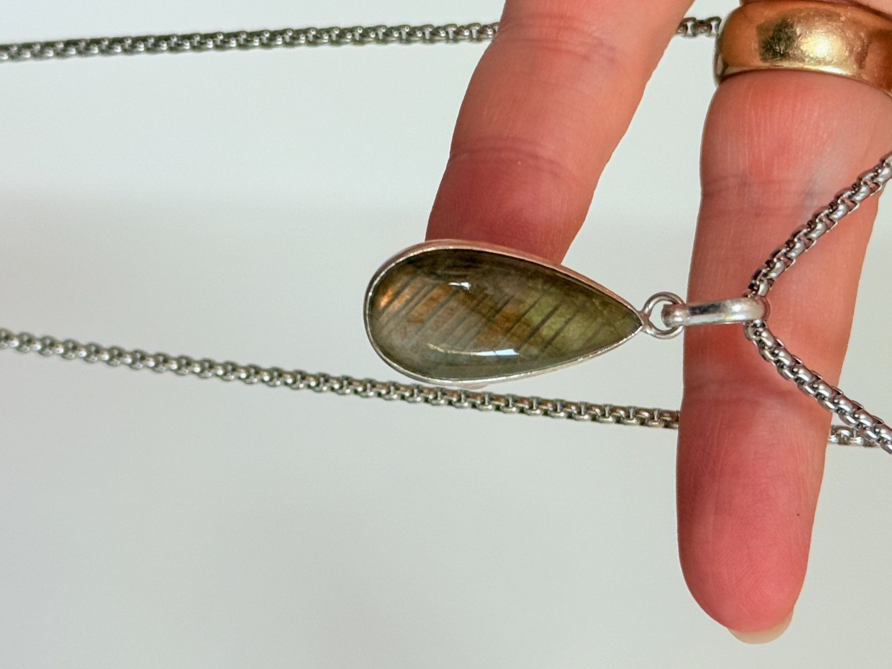 Ketten: Collier avec labradorite - Élégant & Naturel! – Neu und originalverpackt aus Genève von AWWA 5