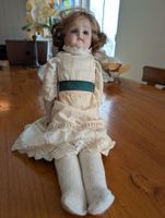 Antike Bisquit-Porzellanpuppe mit Lederkörper, ca. 43 cm