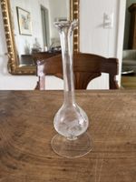 Schöne kleine antike Glasvase