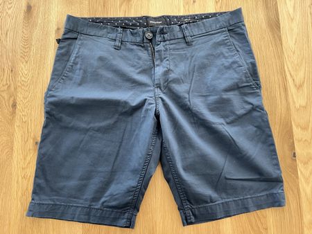 Marine blaue Sommer Shorts Grösse 32, Top Zustand!