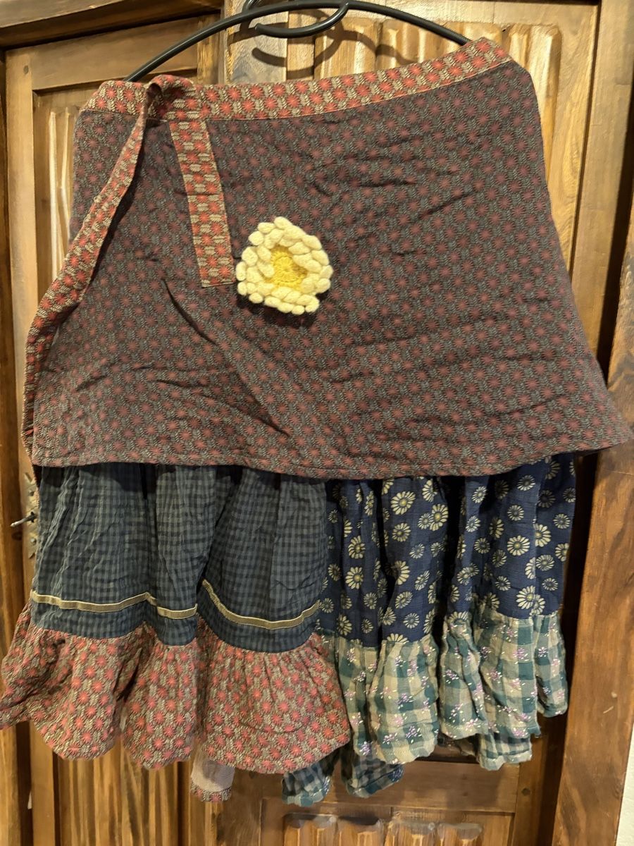 Röcke: Mi longue patchwork fleurie taille unique bon état – Gebraucht aus Delémont von amo_jx5x