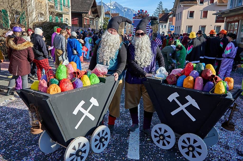 Giocattoli: Fasnacht Hunt/Lore/Förderwagen – Usato da Bad Ragaz venduto da drumchri 3