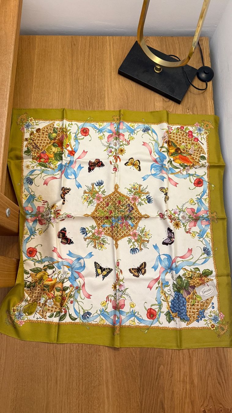 Gucci Foulards, Tücher & Schals: Original GUCCi Seidentuch V. Accornero wunderschöne Fabric – Neu (gemäss Beschreibung) aus Faulensee von Liebes_Kind_2019