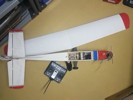 Kyosho Calmato Modellflugzeug aus Samml.+ Graupner mc-14 FB