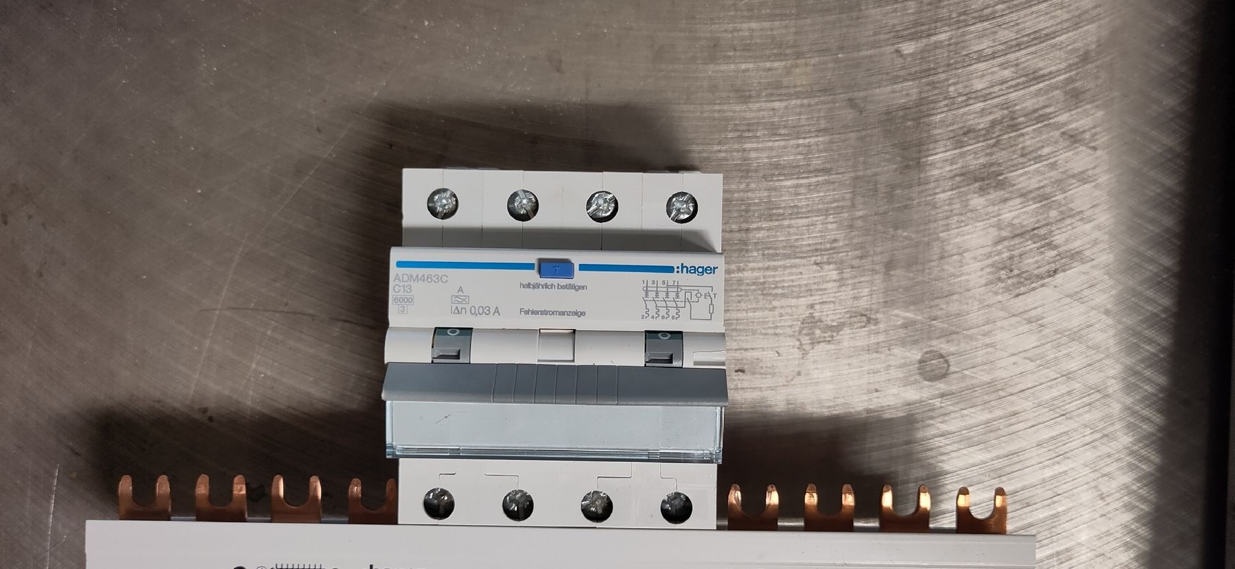 Hager Alimentazione elettrica: Hager ADM463 C LS 13A mit Phasenschiene KDN 3P+N – Usato da Liebefeld venduto da robi15blue 1