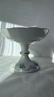 Coupe sur pied en porcelaine blanche de style Meissen
