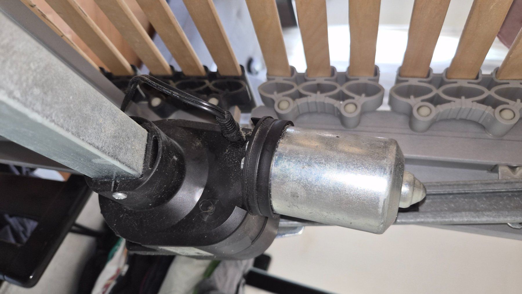 Reti a doghe: Sommier électrique – Usato da Lausanne venduto da clv_w7vf 2