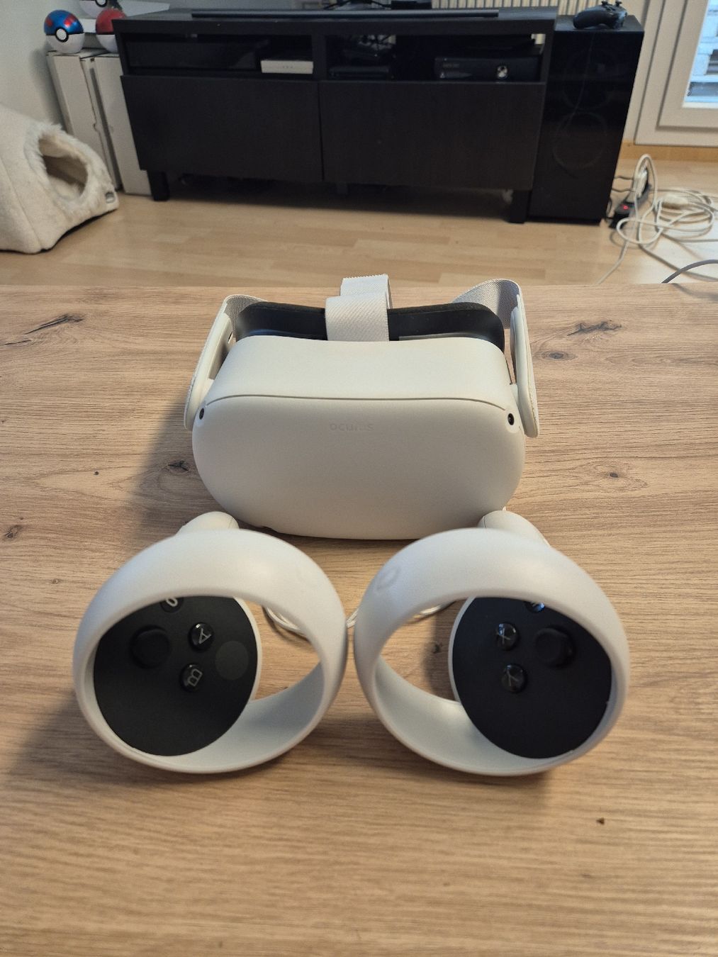 Meta VR Brille: Oculus Quest 2 - VR Brille – Gebraucht aus Henggart von dom_7tdc 1