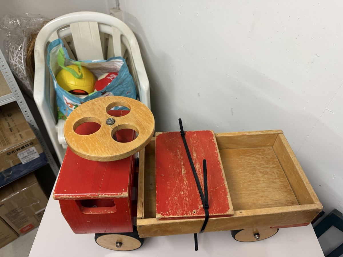 Véhicules pour enfants: Kinderlaufhilfe Lastwagen – D'occasion à Uster par oranger_pulli 3