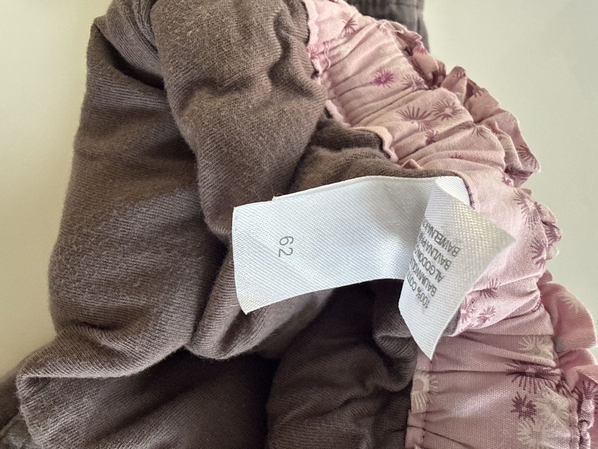 C&A Hosen: Samt Hose grau Grösse 62 mit elastischem Bund – Neu (gemäss Beschreibung) aus Freidorf TG von nad_fxh7 1