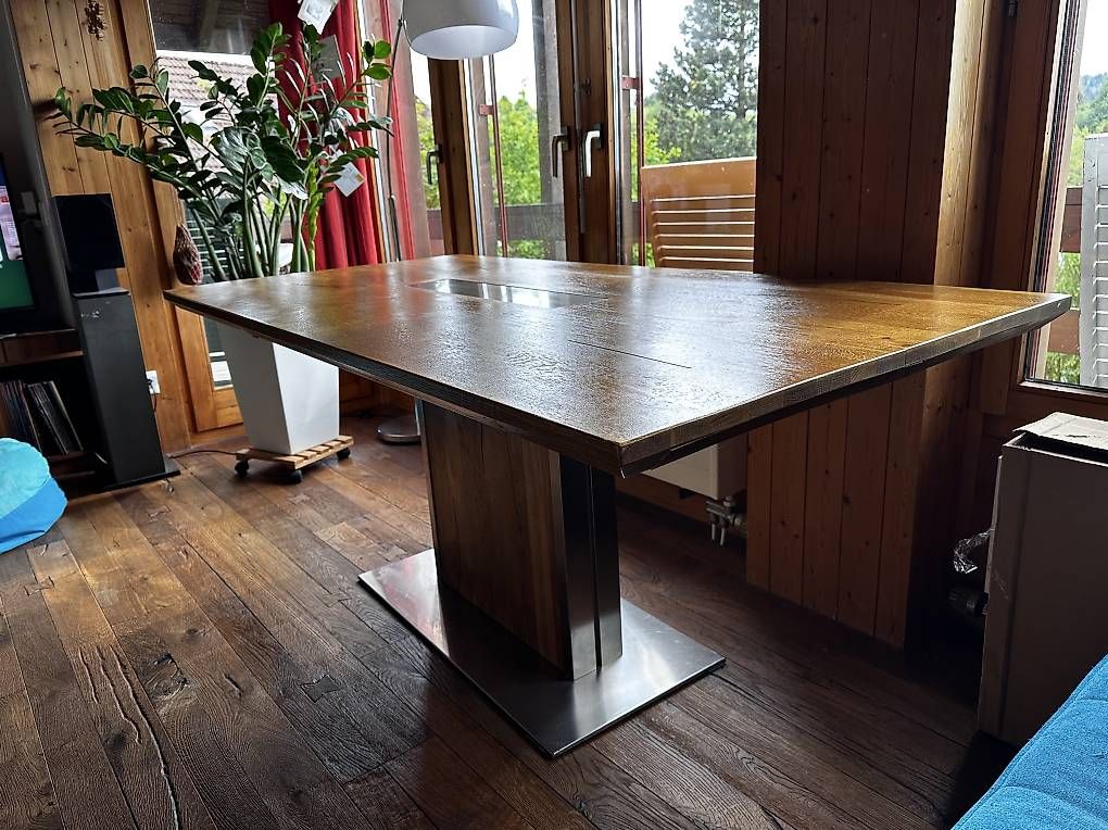 Tavoli: grosser Esstisch aus Holz – Usato da Herisau venduto da Chroemelitante321