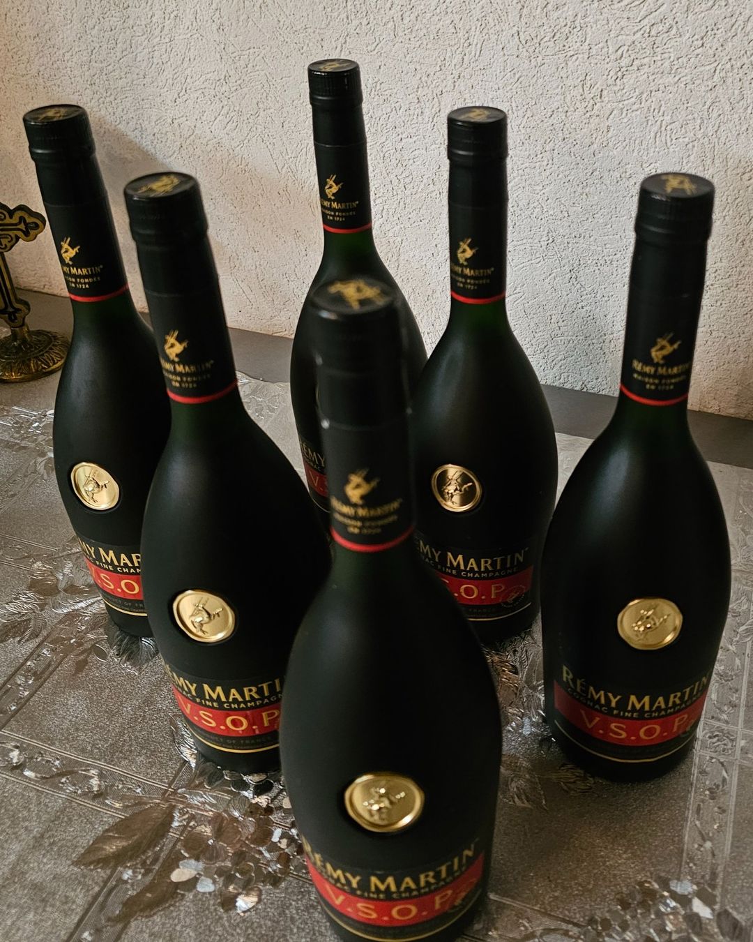 Rémy Martin Spirituosen: 6 FL REMI MARTIN VSOP COGNAC – Neu (gemäss Beschreibung) aus Schönenwerd von 1952kv