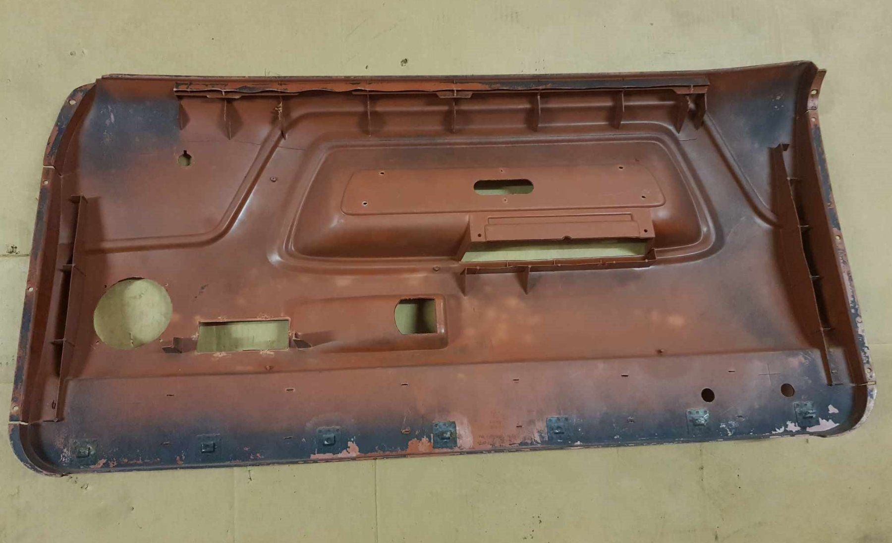 Dodge Tutti pezzi di ricambio auto: 70-74 Dodge Challenger   Door Panels – Usato da Niedergösgen venduto da usc_8qc6 3