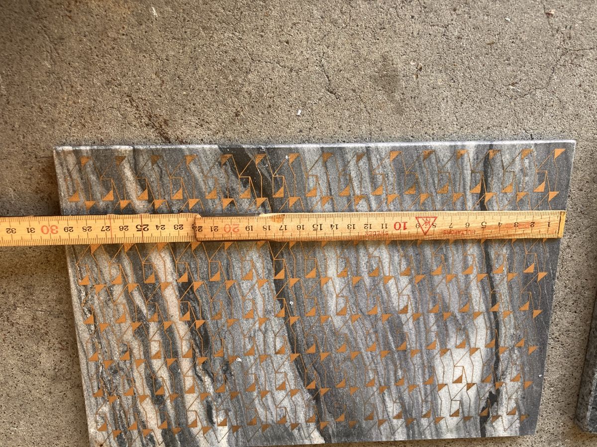 Servierplatten: Granitplatte mit Muster L. 31.5 cm B. 21 cm – Gebraucht aus Benglen von Oommaahhaa 7
