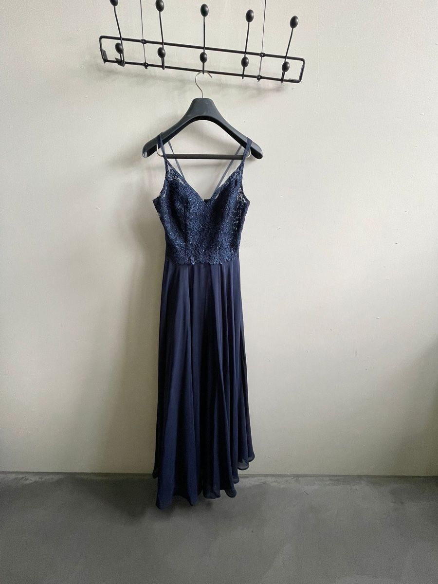 Kleider: Dunkel Blaues Abendkleid – Gebraucht aus Sennwald von jelenat94 1