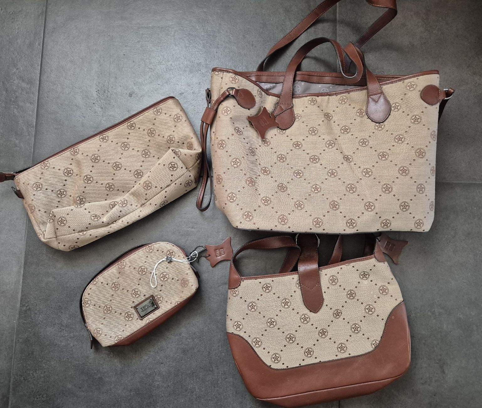 Borse da donna: Leder Tasche, Konvolut – Nuovo (secondo la descrizione) da Vilters venduto da Fleiflomi