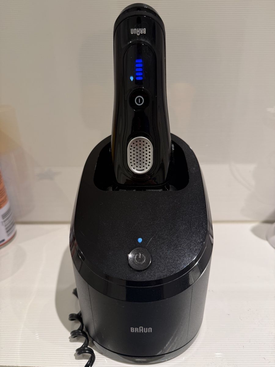 Braun Rasoi & Lamette da barba: Braun Rasierer Series 9 – Usato da Steinhausen venduto da Luxury_Limited