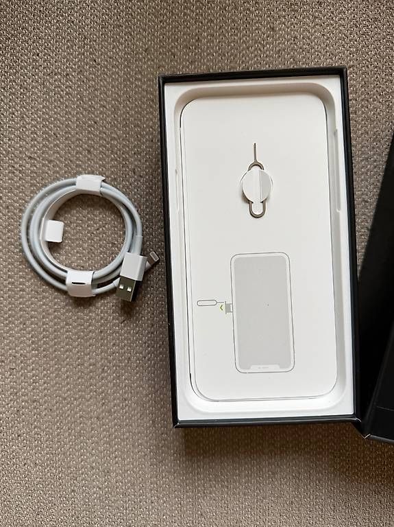 Telefoni cellulari / Smartphones: iPhone 11 Pro 64GB  gebraucht, sichtbare Gebrauchsspuren – Usato da Zurich venduto da zohartze 1