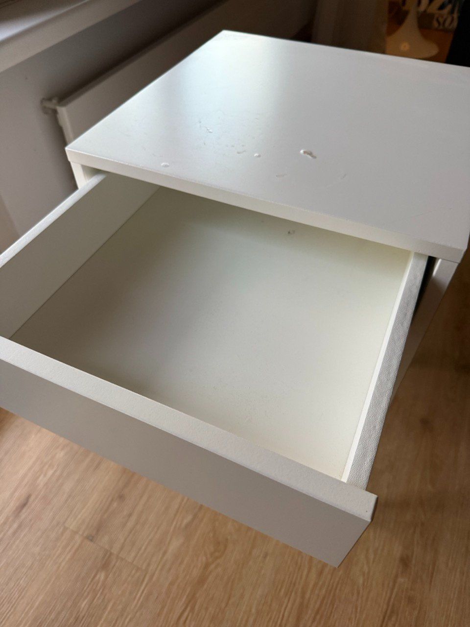 Ikea Nachttische: IKEA NACHTISCH VIKHAMMER WEISS – Gebraucht aus Zürich von yptrn 4