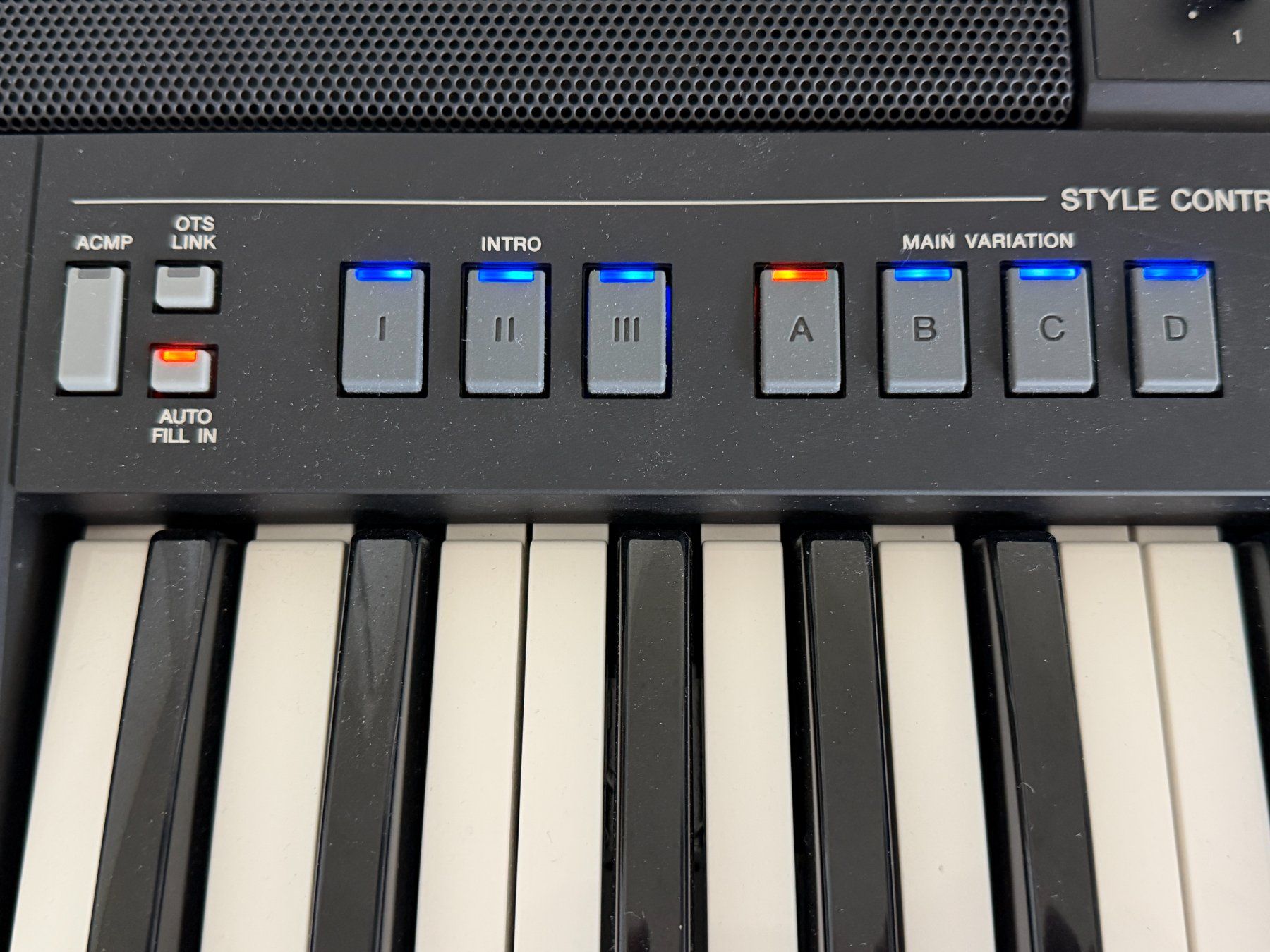 Yamaha Strumenti musicali: Yamaha PSR SX720 + L-7B – Usato da Lausanne venduto da lou_r82x 6
