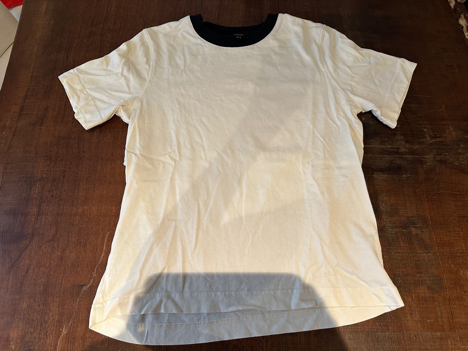 Massimo Dutti T-Shirts: Massimo Dutti T Shirt Grösse S – Gebraucht aus Heerbrugg von cheedsk