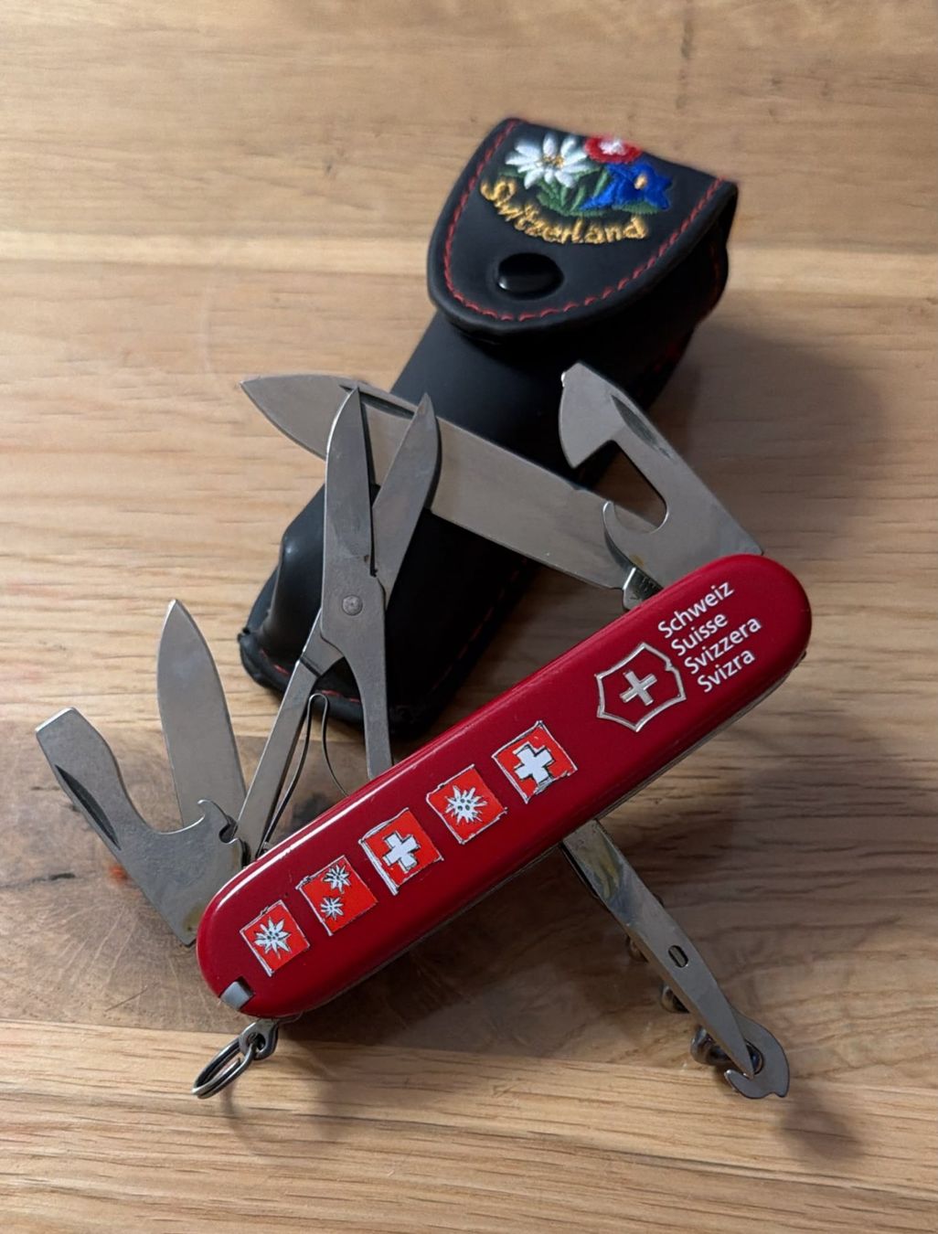 Victorinox Coltelli tascabile: VICTORINOX SACKMESSER SCHWEIZ MIT ETUI – Usato da Zürich venduto da Frei-Occasionen