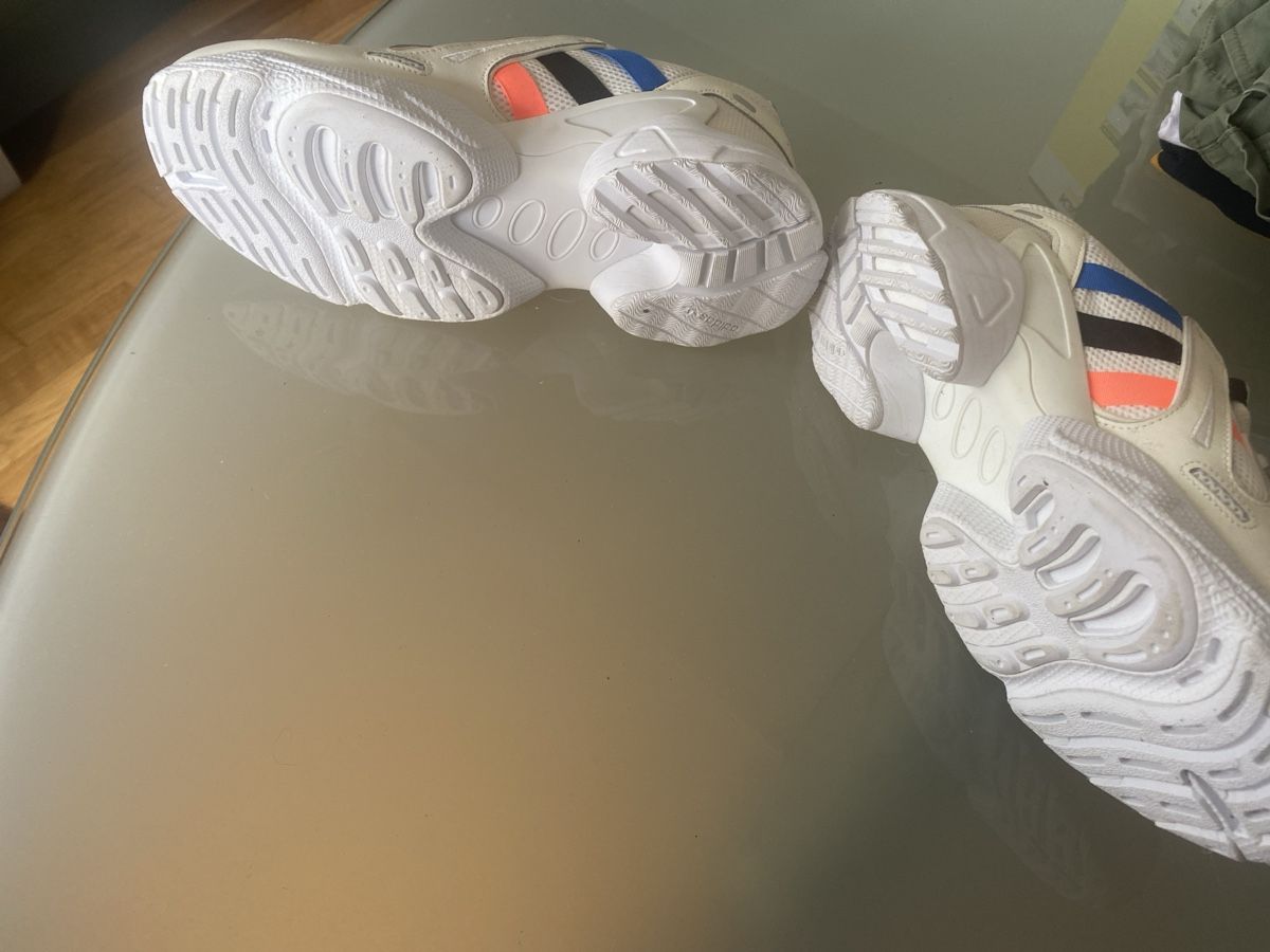 Adidas Scarpe da uomo: Adidas Sneaker mit hohen Sohlen – Usato da Birsfelden venduto da Blaetzbums97 1