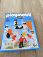Playmobil intitulé "Hospital Team", numéro 3490. vintage