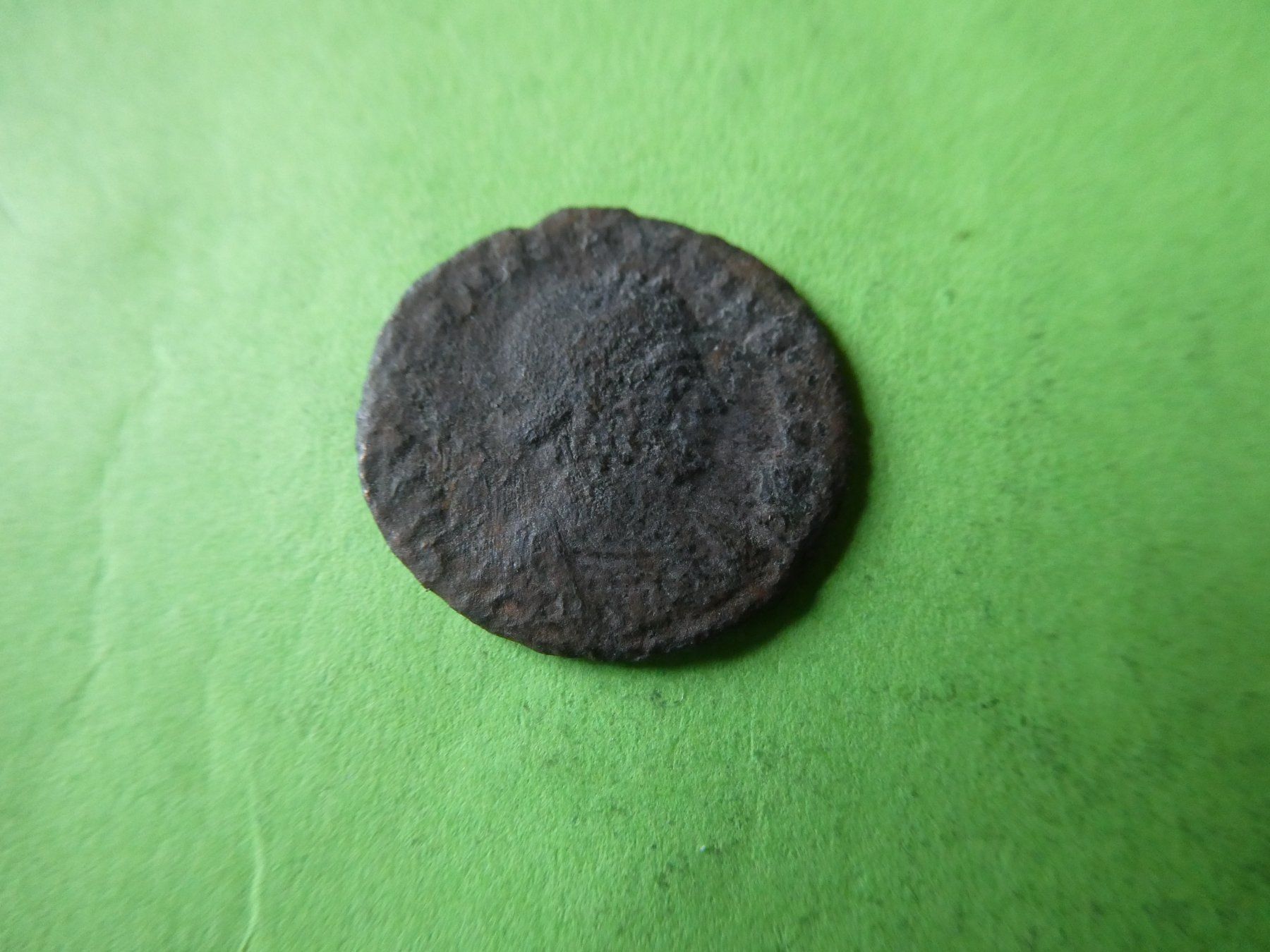 Tutti le monete: uralte Bronzemünze 18 mm     2.14 g – Usato da Hinterforst venduto da Rohusri