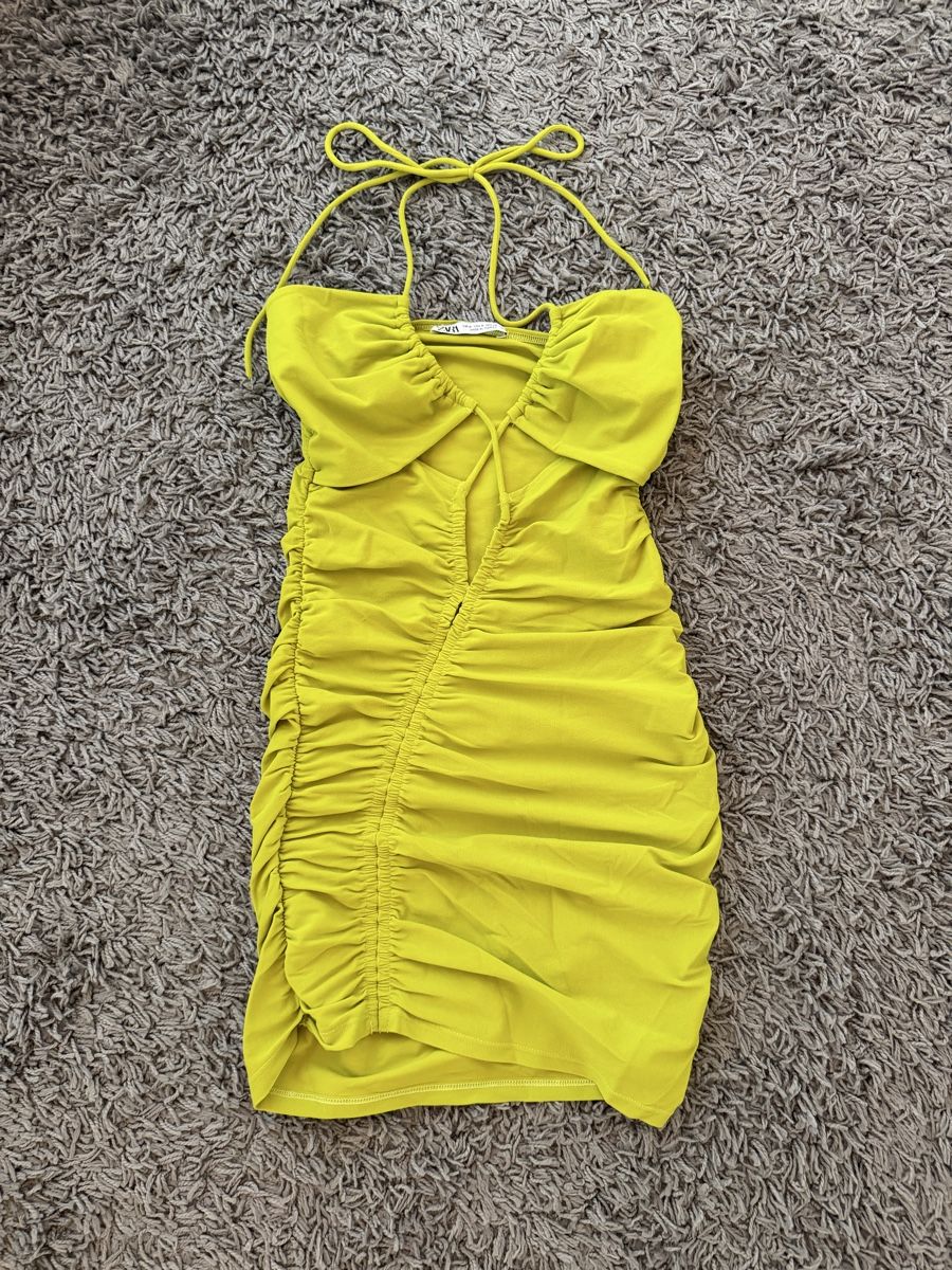 Zara Robes: Kleid grün – Neuf (Voir description) à Frümsen par laura002 2
