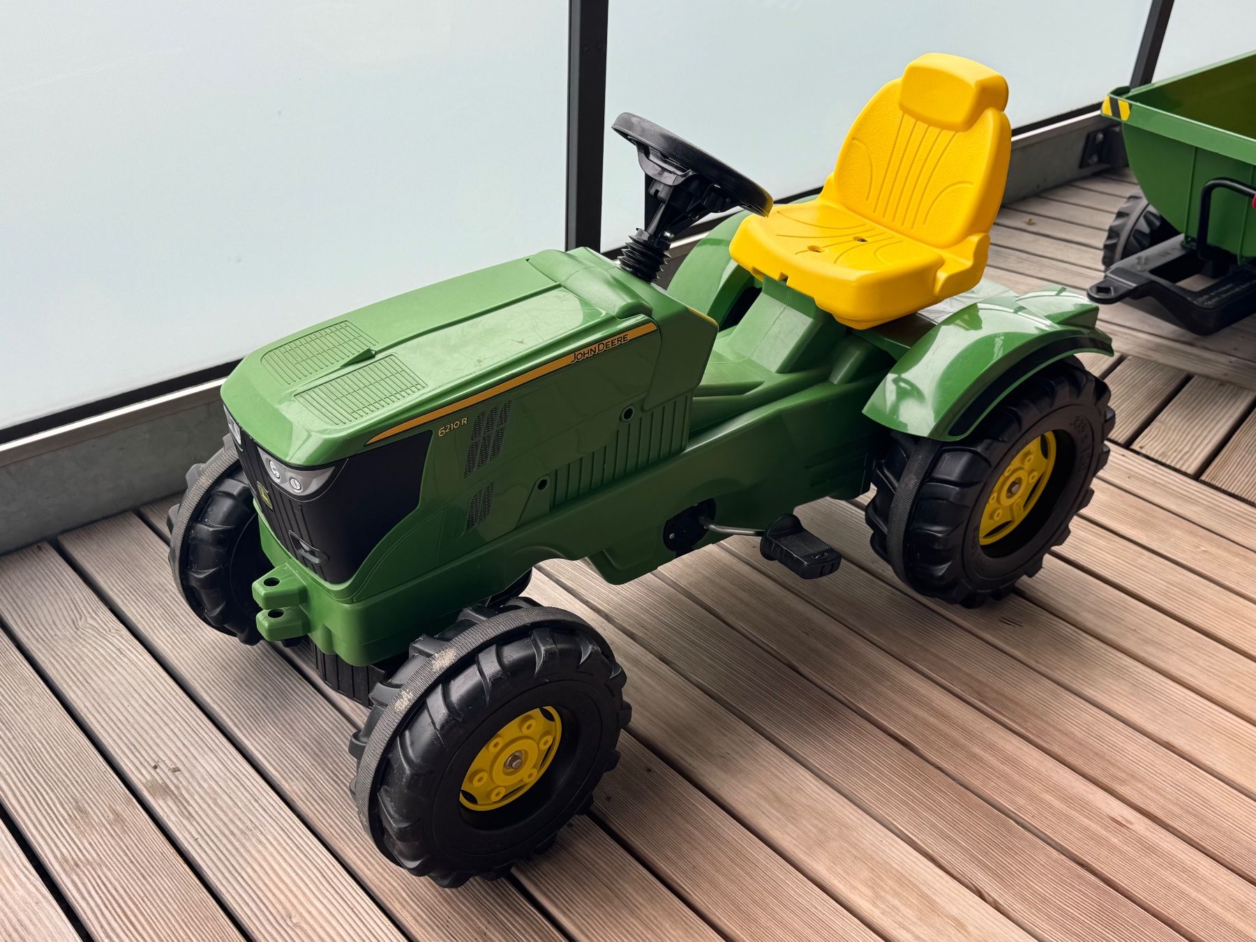 John Deere Fahrzeuge für Kinder: Tretttraktor John Deere – Gebraucht aus Sursee von gyrgyros 6