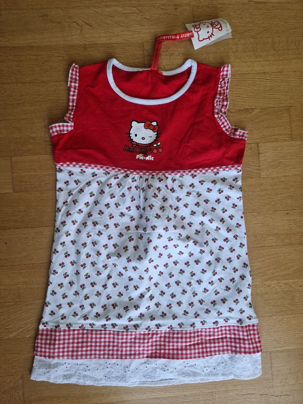 Vestiti & Gonne: Robe Hello Kitty taille 152 cm neuve – Nuovo e nell'imballaggio originale da Penthaz venduto da Sosotroc