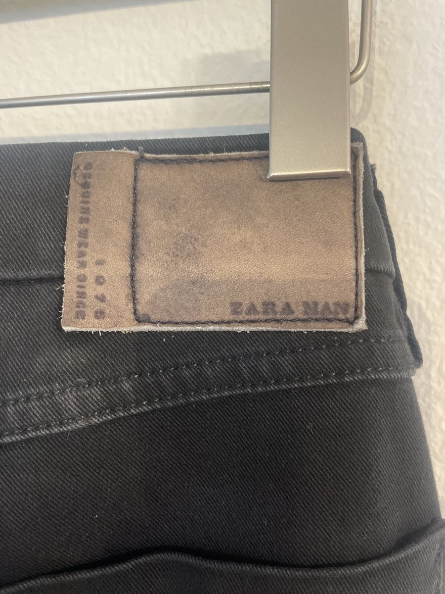 Zara Hosen: Zara Man schwarze Jeans mit Reissverschlüssen – Gebraucht aus Winterthur von Lili3435 3