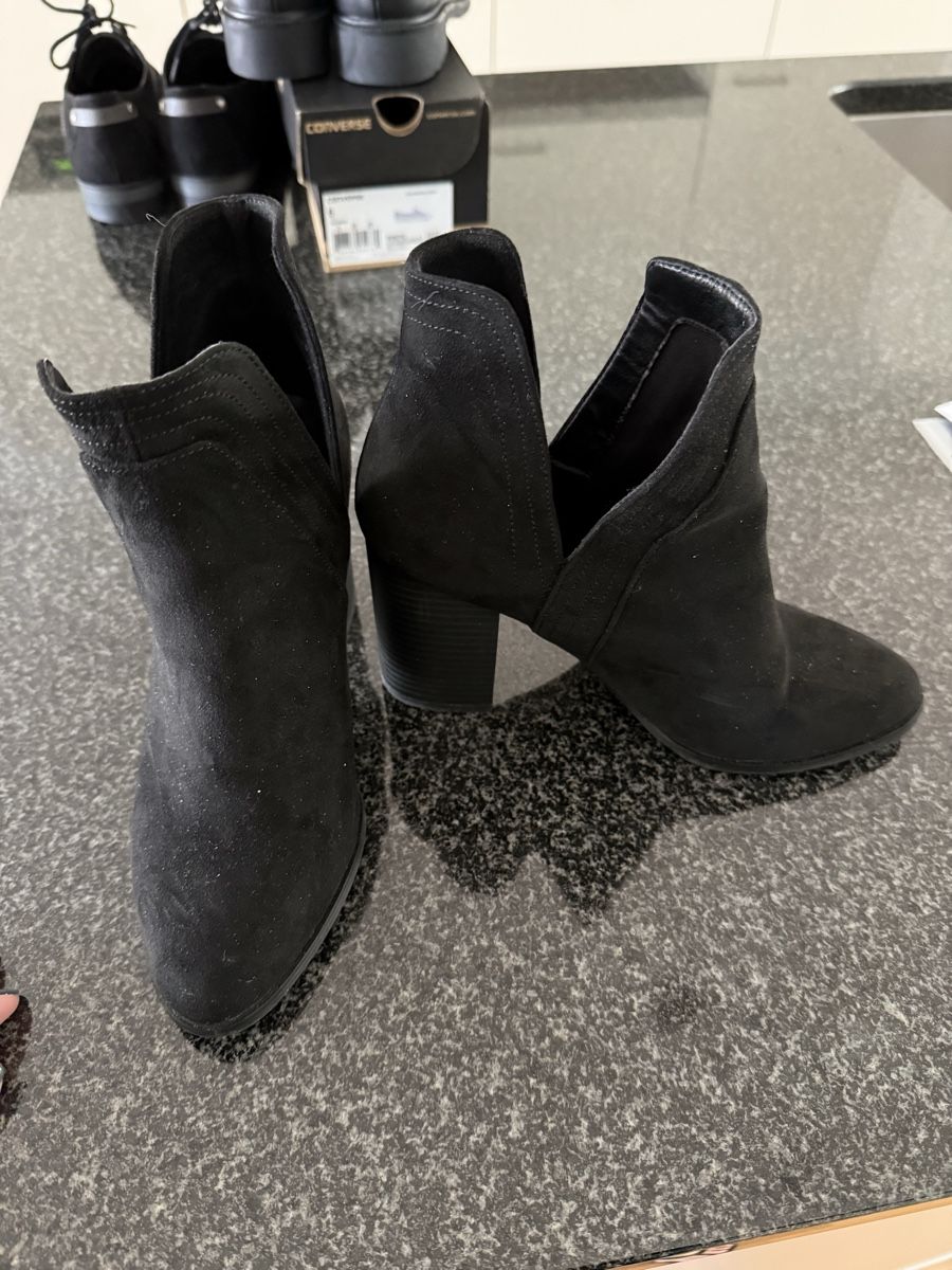 Scarpe da donna: Bottine talon noir velours 36 – Nuovo (secondo la descrizione) da Biel/Bienne venduto da Abeille01