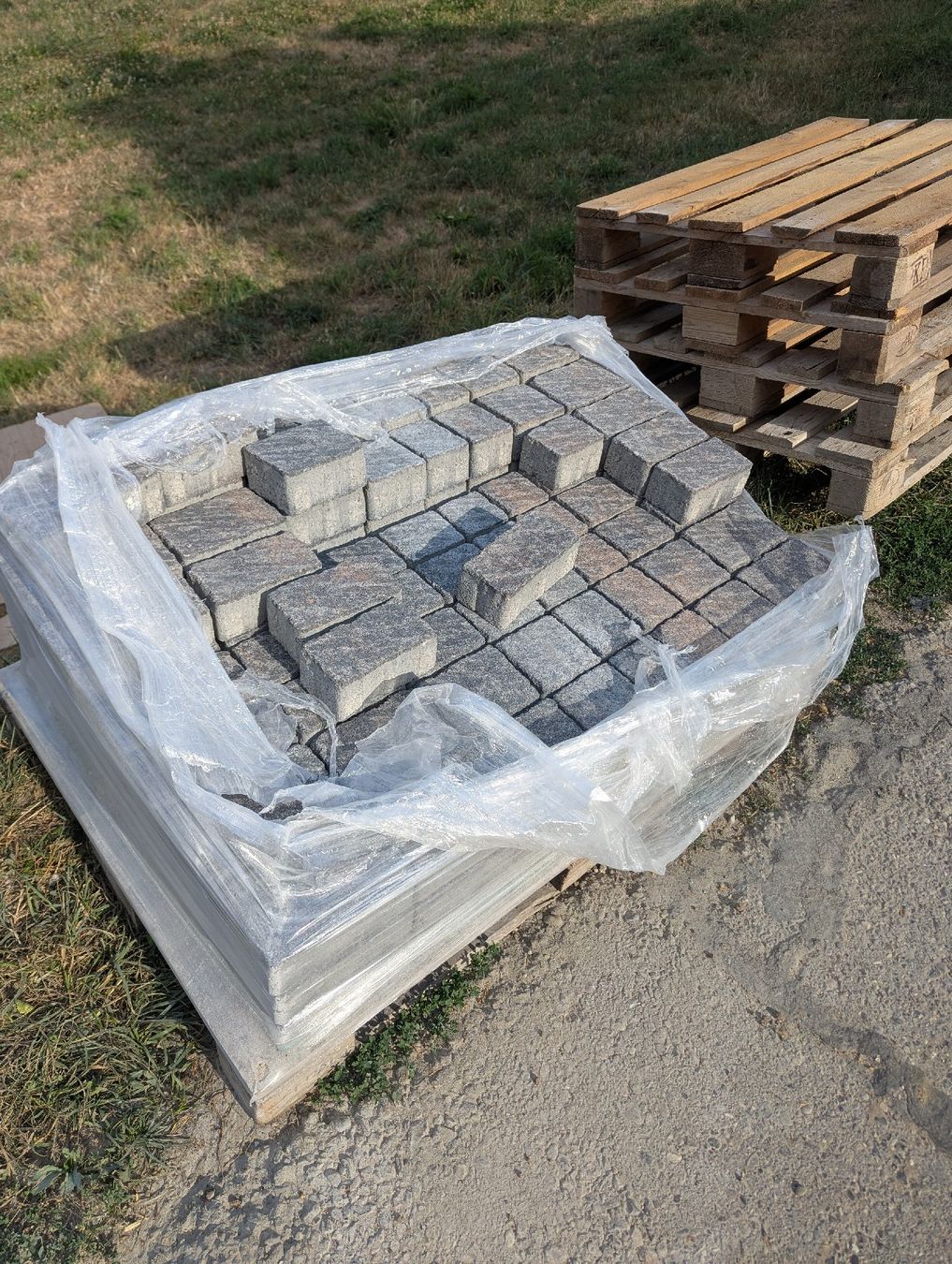 Pietre & tegole: Wildpflastersteine – Nuovo (secondo la descrizione) da Kyburg-Buchegg venduto da Philipp.Leibundgut